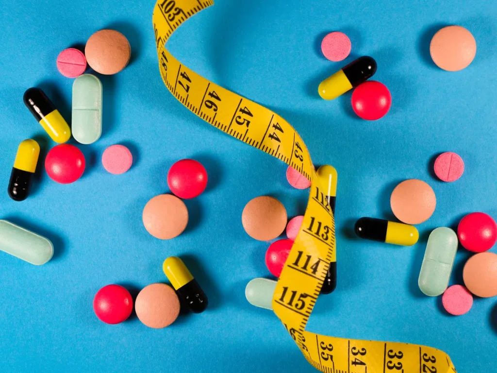 چطور مکمل لاغری اصل را از نمونه تقلبی تشخیص دهیم؟ | راهنمای خرید مطمئن 2025